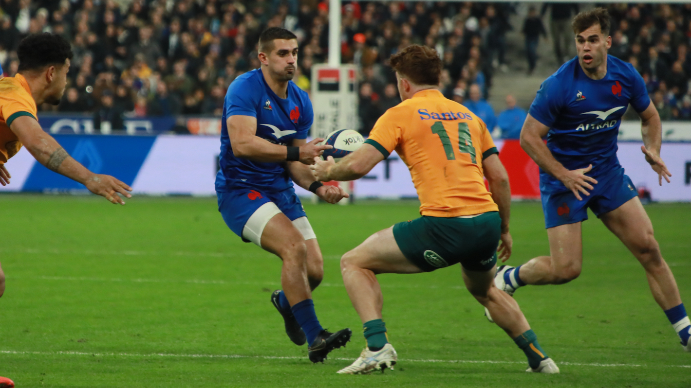 关于中国乒乓球队险胜法国乒乓球队，波尔完成帽子戏法的信息