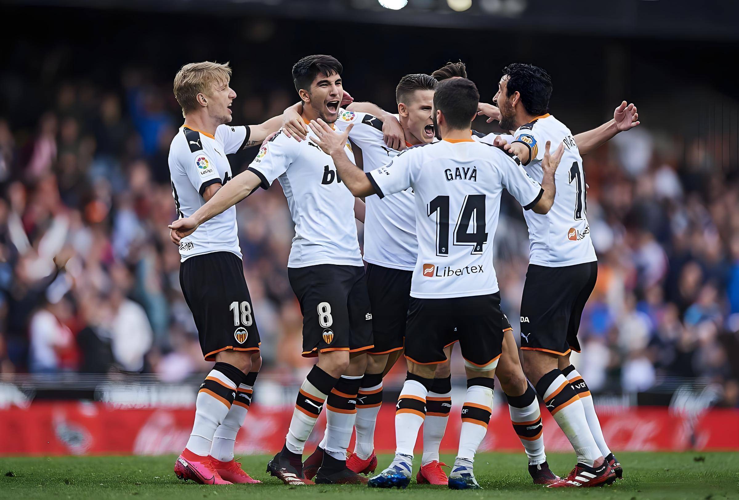 关于勒沃库森防线稳固,对手实力纷纷崩溃!的信息 关于勒沃库森防线稳固,对手实力纷纷崩溃!的信息