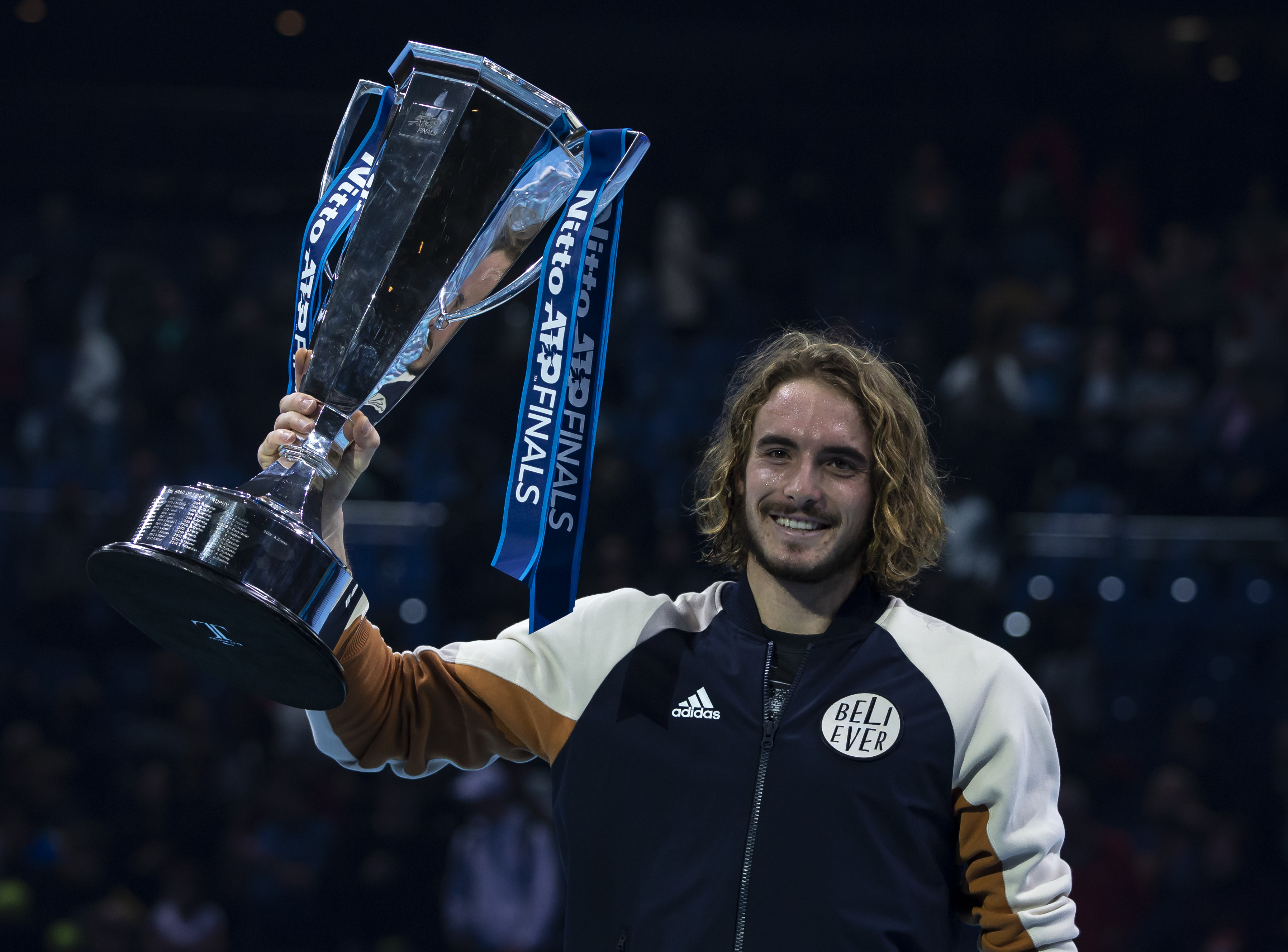 英国网球队完胜日本网球队，西西帕斯高光表现的简单介绍