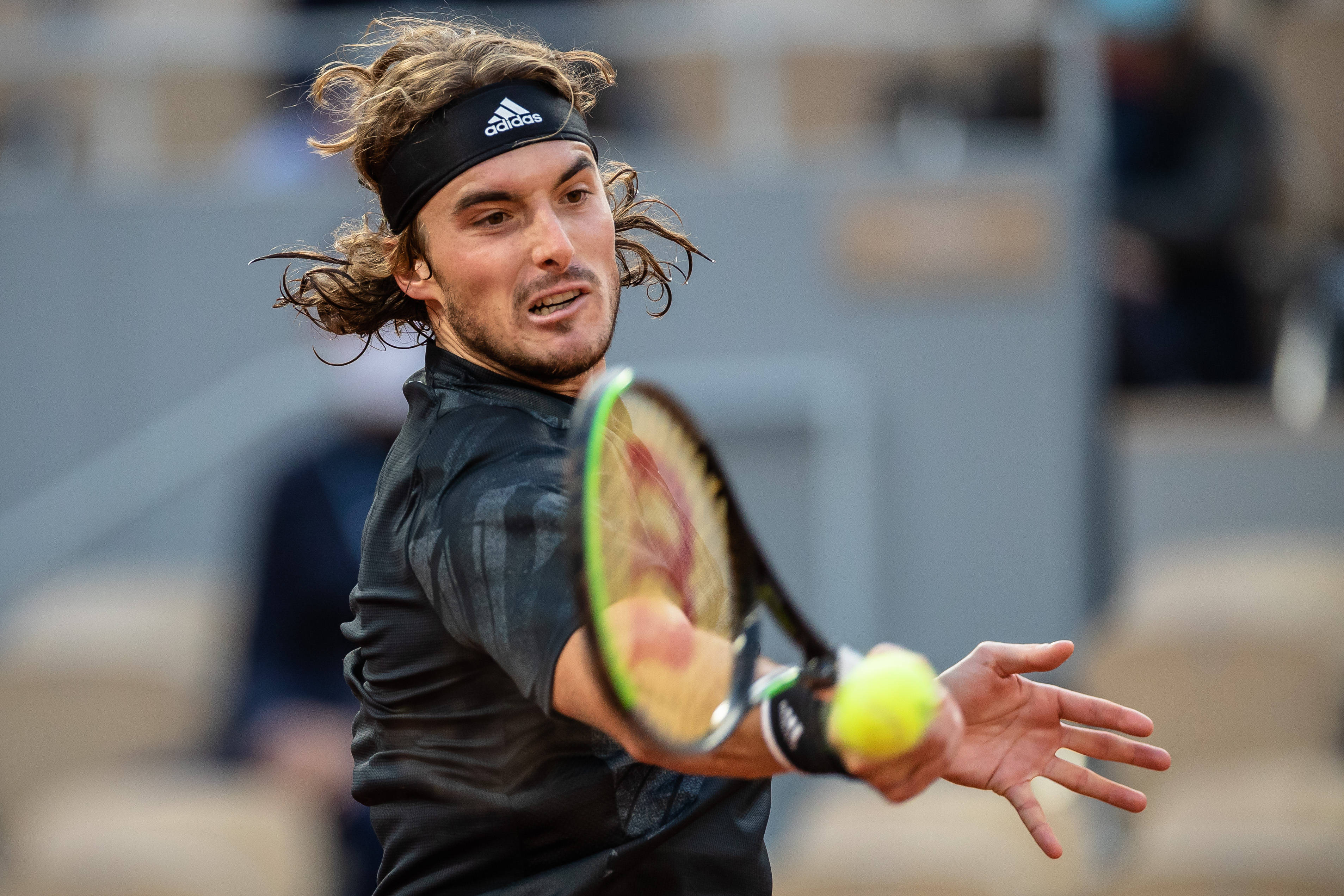 德国网球队绝杀英国网球队，西西帕斯打破历史纪录的简单介绍