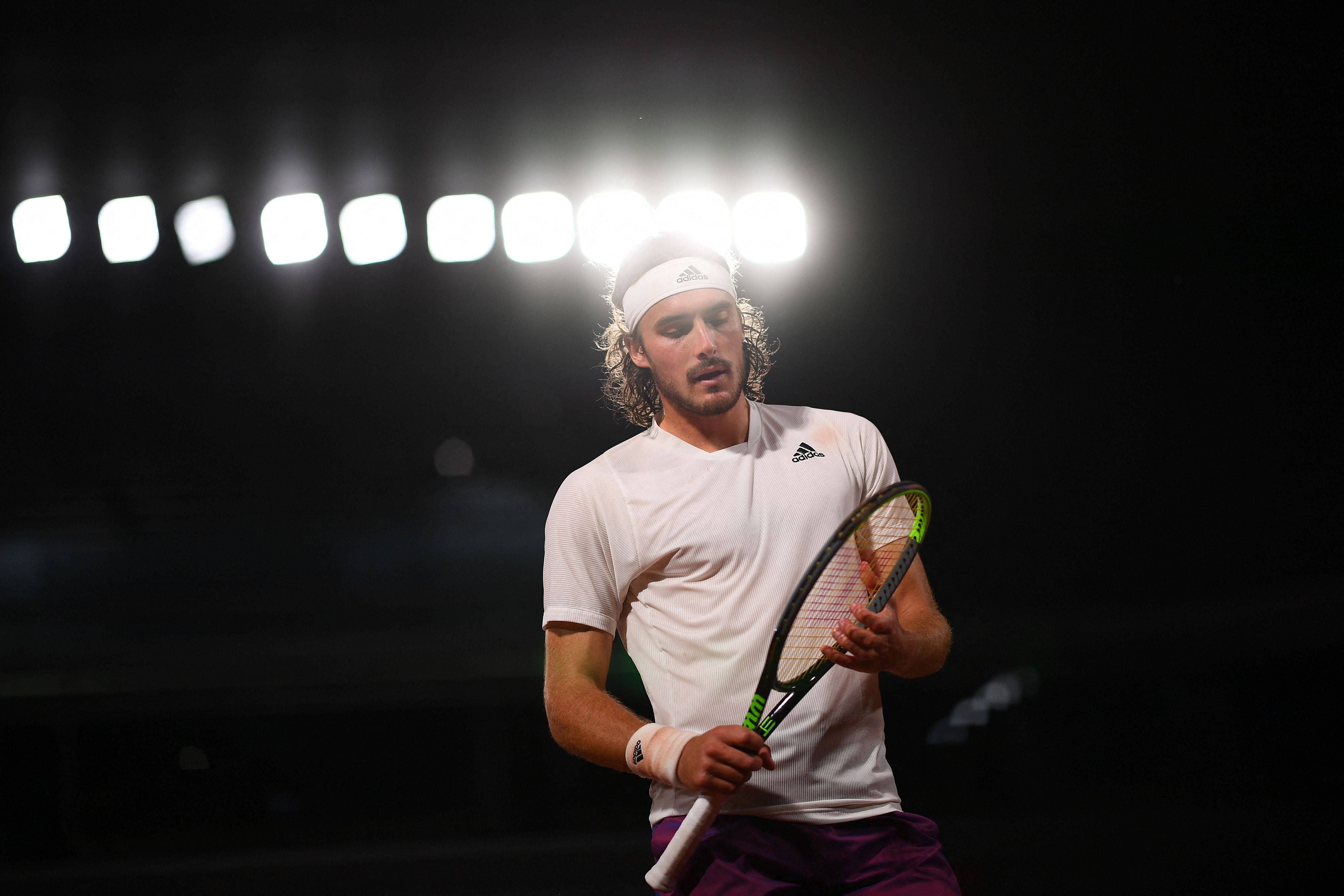 包含日本网球队逆转西班牙网球队，西西帕斯送出助攻的词条