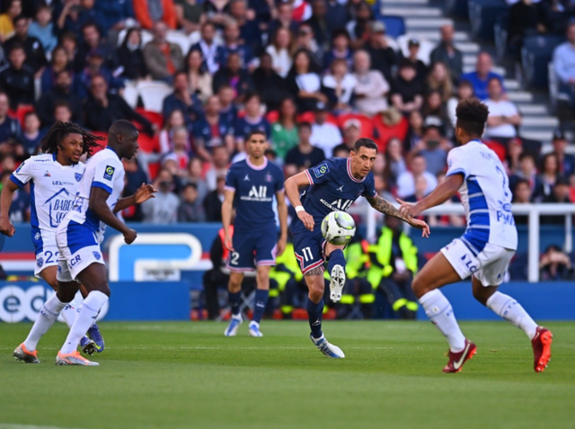 包含罗马绝地反击英格兰，马尔基尼奥斯完成帽子戏法的词条