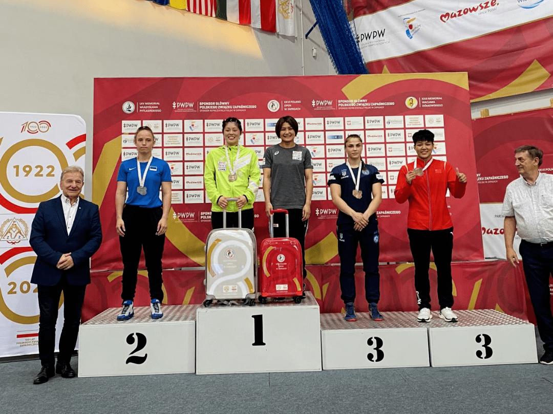 关于波兰选手在田径比赛中获得铜牌的信息