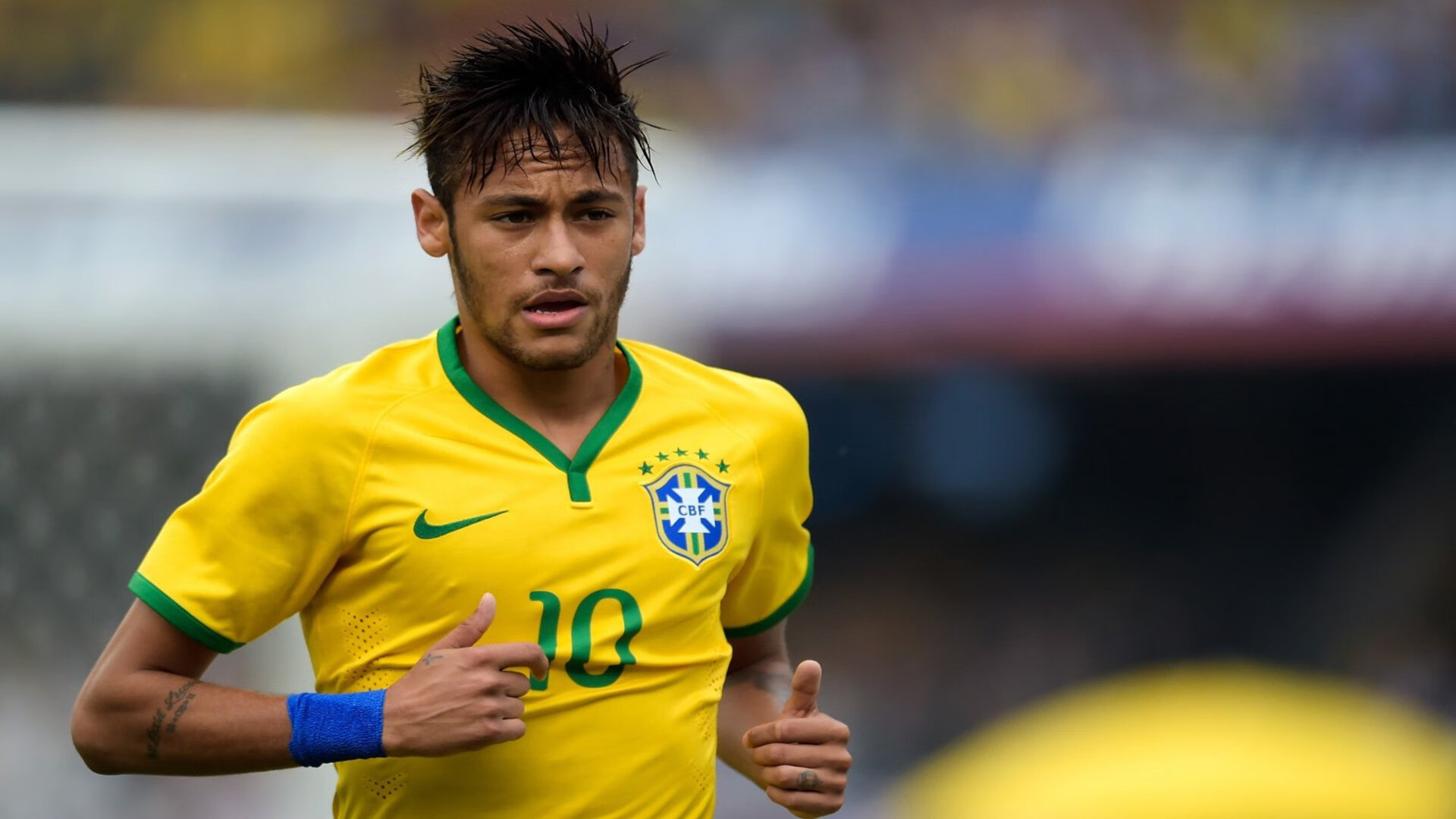 新疆队鏖战篮网,布克成为关键先生