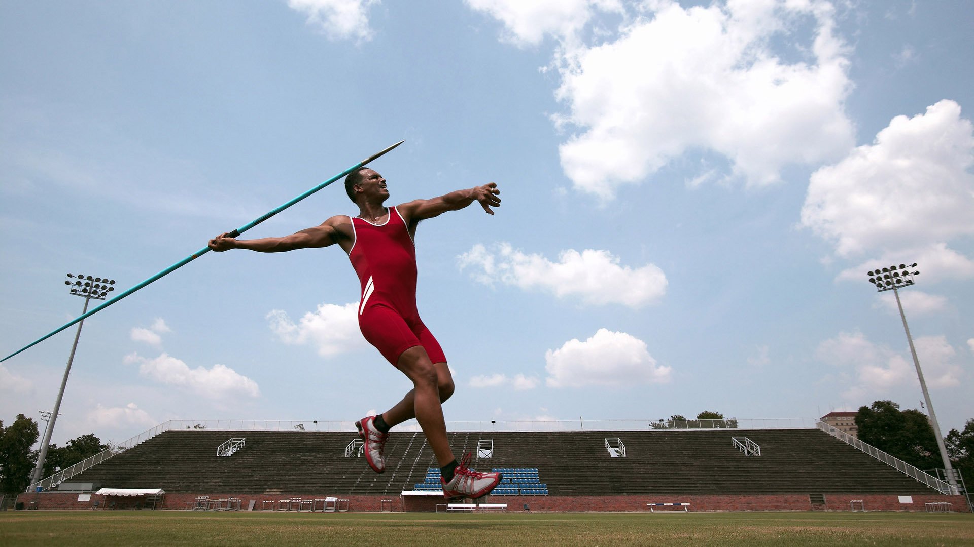 冰与火的交锋，吉林队如何用团队篮球正面击溃猛龙，乔治一剑封喉让悬念提前终结