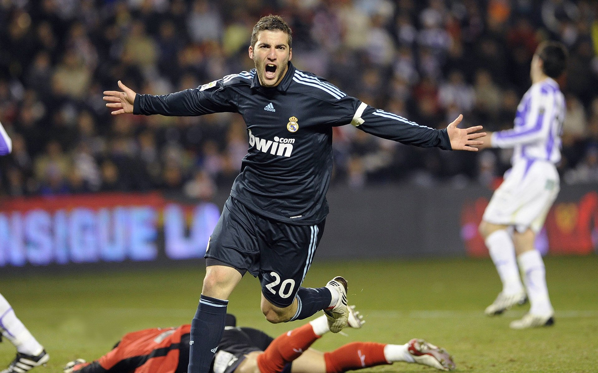 塞维利亚的狂想曲，当斗牛士的舞步冲垮波斯铁骑，托尼的弧线惊艳四座