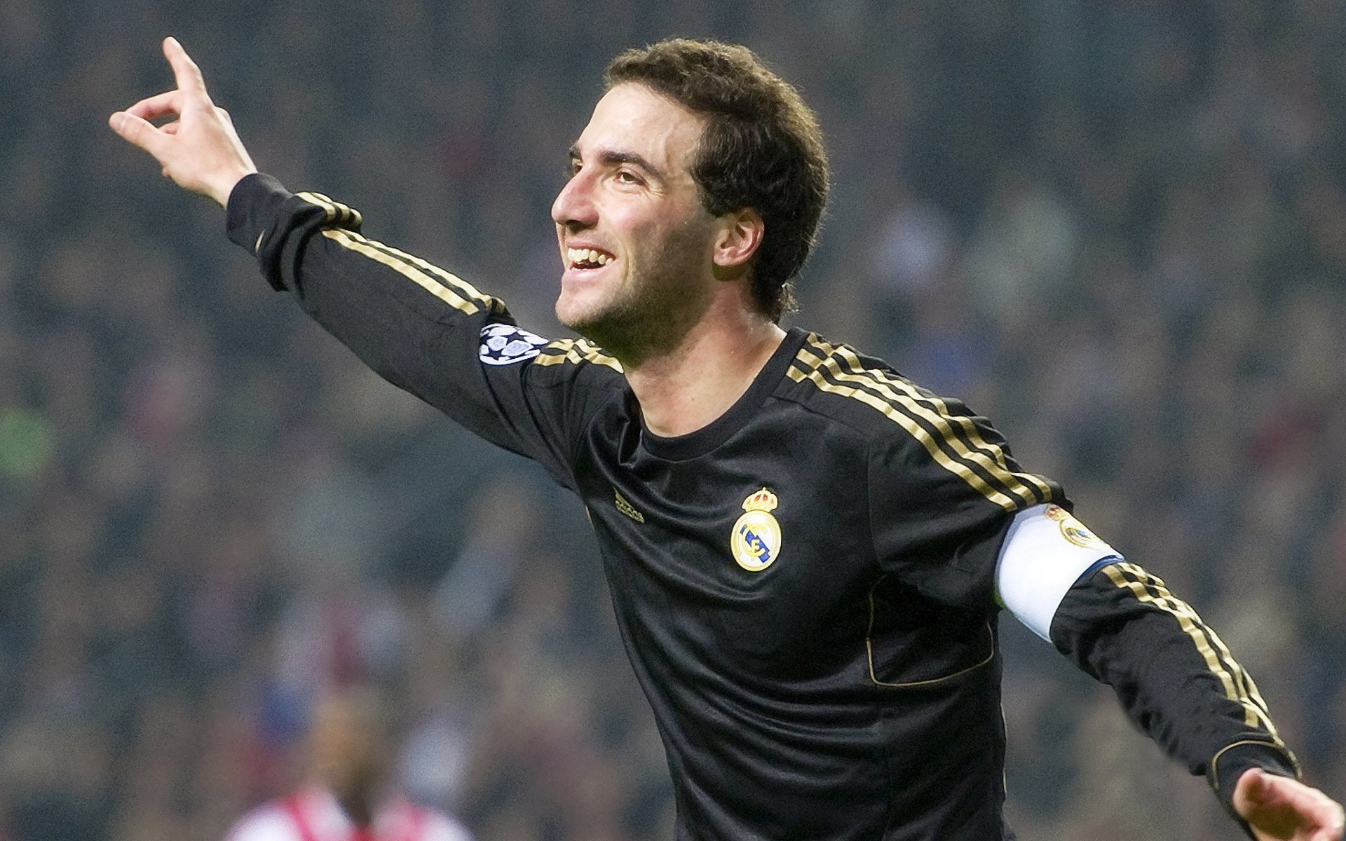 南美风暴席卷北欧，秘鲁正面击溃丹麦，努涅斯成为关键先生