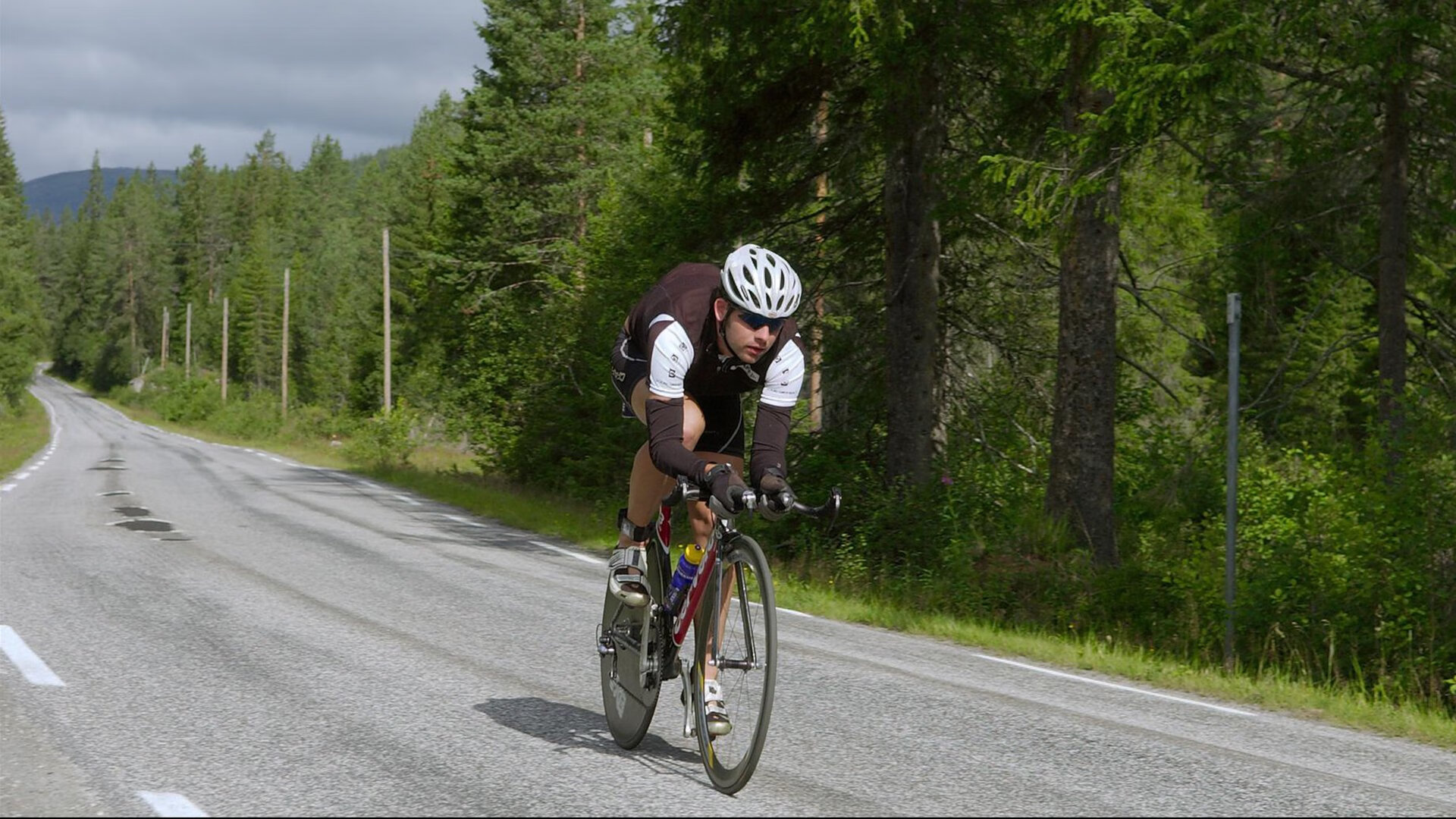 奇迹之夜，澳大利亚草根球队如何碾压巴萨，阿克高光表现背后的足球哲学
