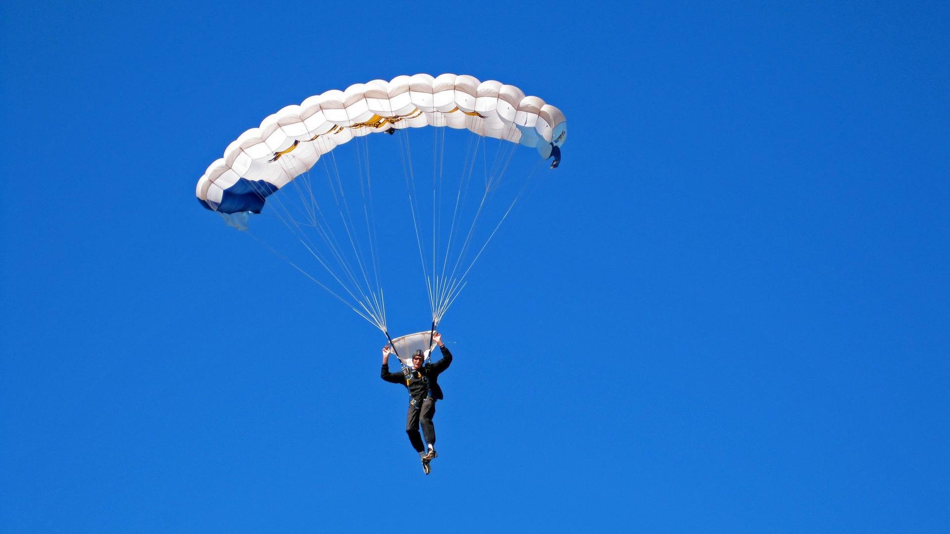 绝杀与纪录,绿茵场上的逆转与乒乓台前的永恒